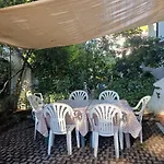 Su 3 Piani Con Giardino Lido di Spina