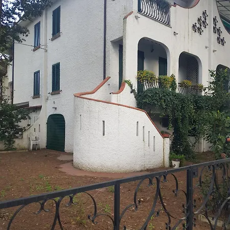 Casa de Férias Su 3 Piani Con Giardino