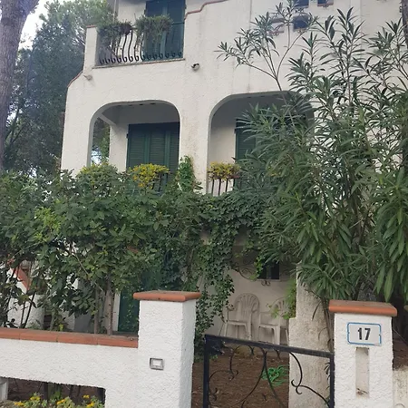 Su 3 Piani Con Giardino Casa de Férias Lido di Spina