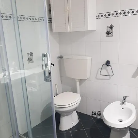 Su 3 Piani Con Giardino 別荘 *