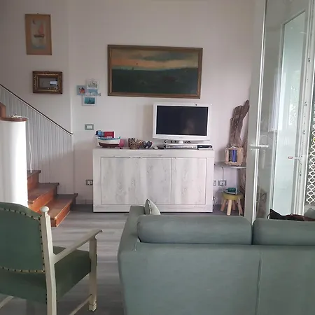 別荘 Su 3 Piani Con Giardino