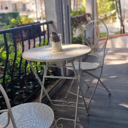 別荘 Su 3 Piani Con Giardino