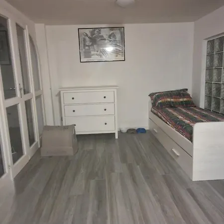 Su 3 Piani Con Giardino