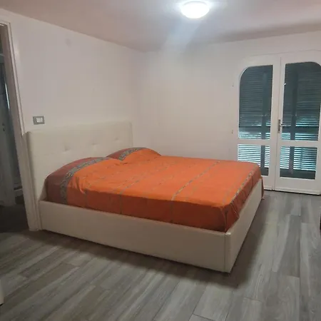 Casa de Férias Su 3 Piani Con Giardino Lido di Spina