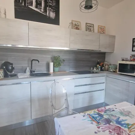 Su 3 Piani Con Giardino Casa de Férias