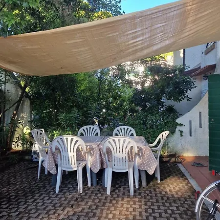 Сasa de vacaciones Su 3 Piani Con Giardino *