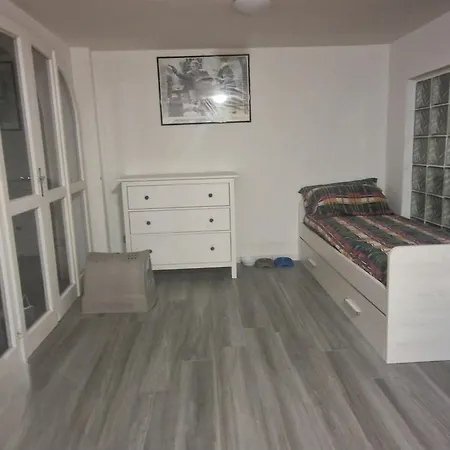 בית נופש Su 3 Piani Con Giardino לידו דה ספינה