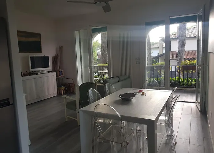 Su 3 Piani Con Giardino Dom wakacyjny