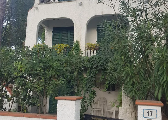 Su 3 Piani Con Giardino Vakantiehuis Lido di Spina