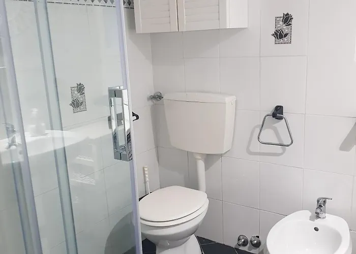 Su 3 Piani Con Giardino Dom wakacyjny *