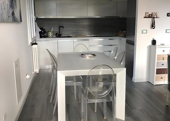 Su 3 Piani Con Giardino Vakantiehuis Lido di Spina