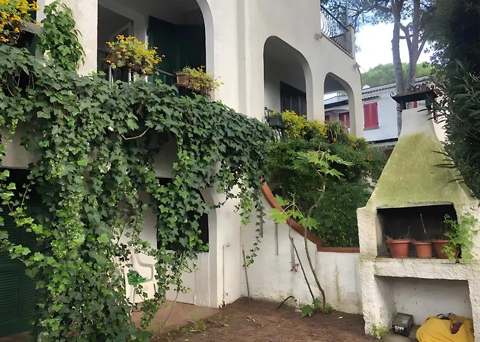 Su 3 Piani Con Giardino *