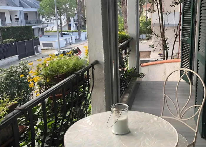 Su 3 Piani Con Giardino Vakantiehuis