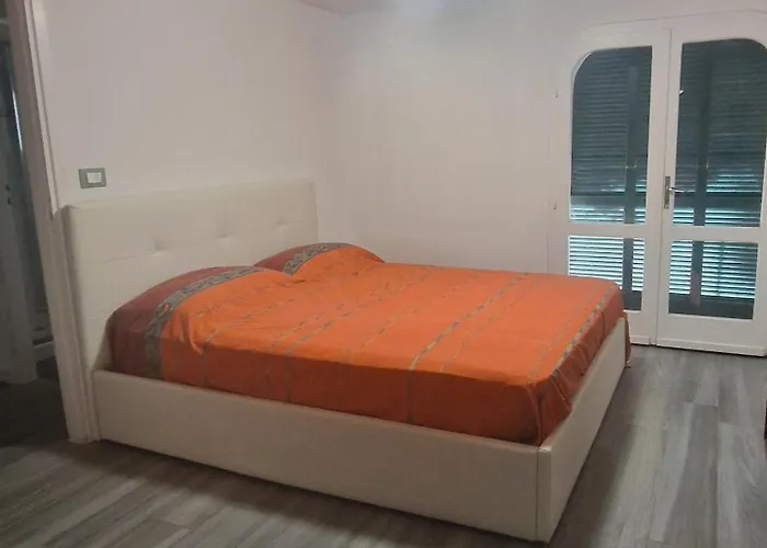 Vakantiehuis Su 3 Piani Con Giardino Lido di Spina