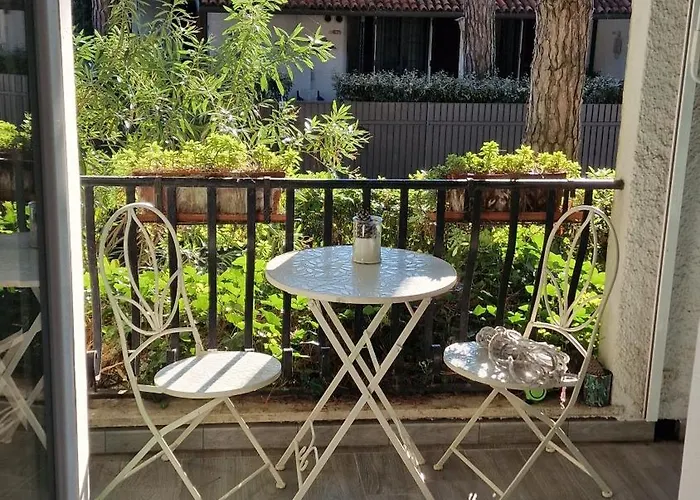 Su 3 Piani Con Giardino *