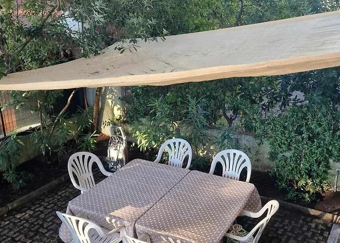 Dom wakacyjny Su 3 Piani Con Giardino